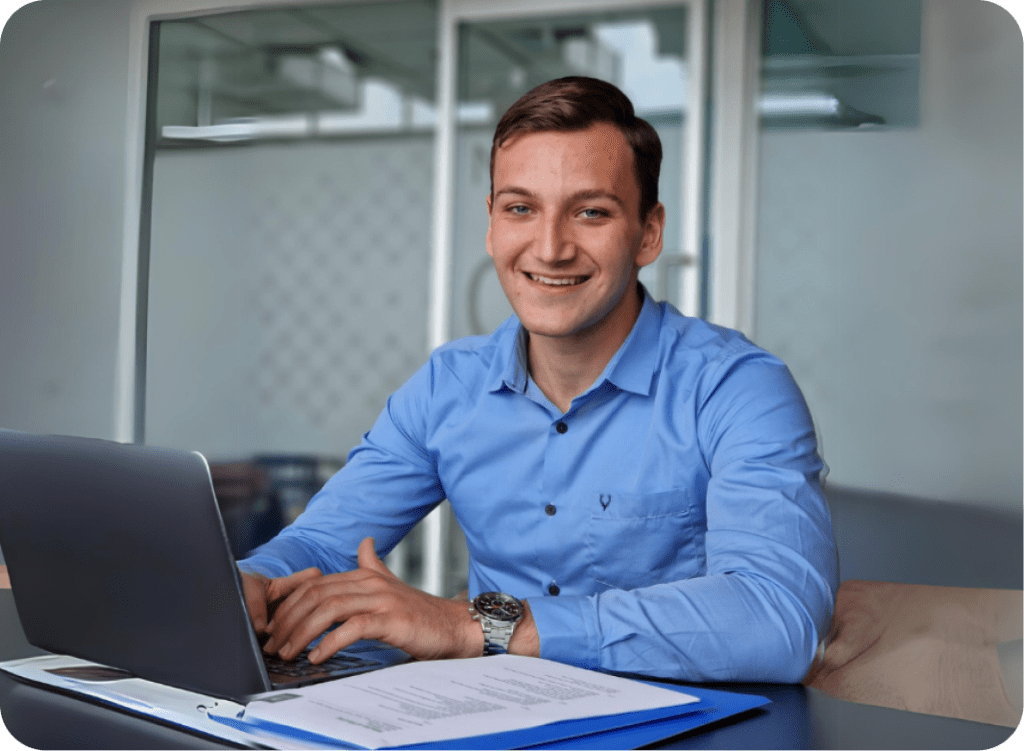 Power BI-specialist van Celsius BI in overleg met klant